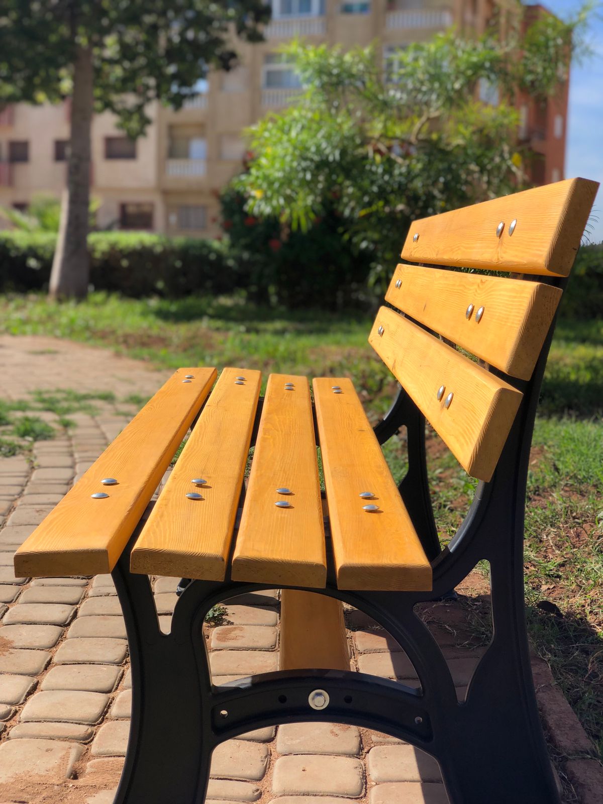 Banc de jardin confortable